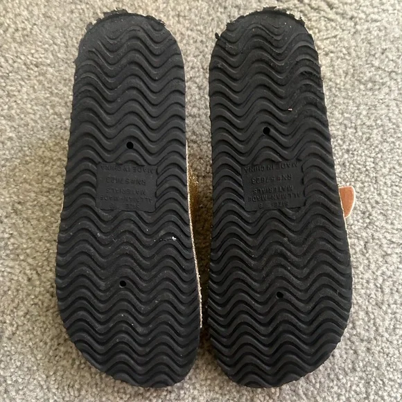 Gold Sandals - Picture 4 of 7